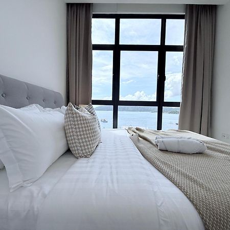 The Shore Cbd Kota Kinabalu By Laxzone Suite Exterior photo