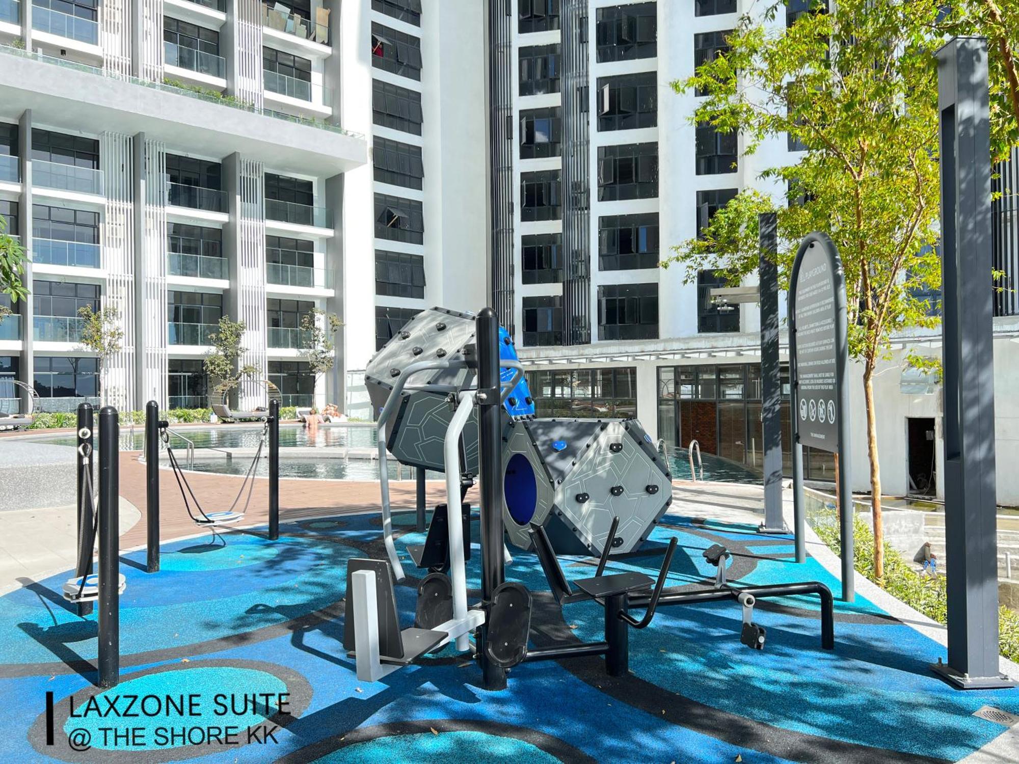 The Shore Cbd Kota Kinabalu By Laxzone Suite Exterior photo