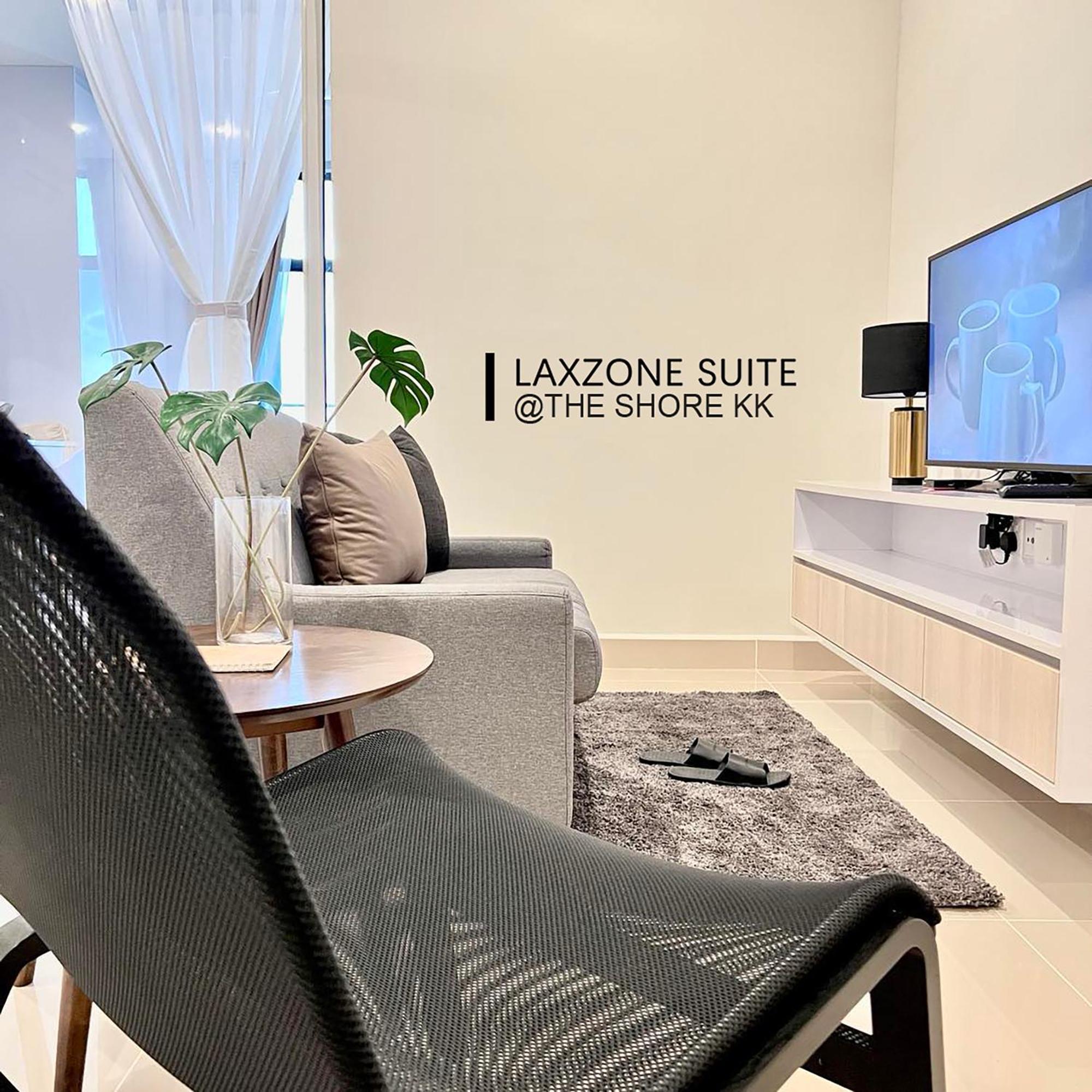 The Shore Cbd Kota Kinabalu By Laxzone Suite Exterior photo