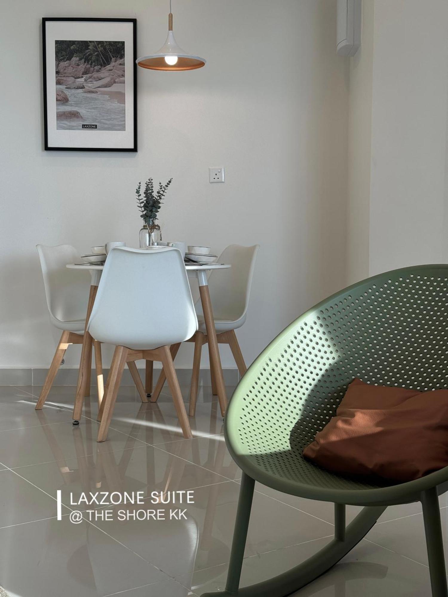 The Shore Cbd Kota Kinabalu By Laxzone Suite Exterior photo