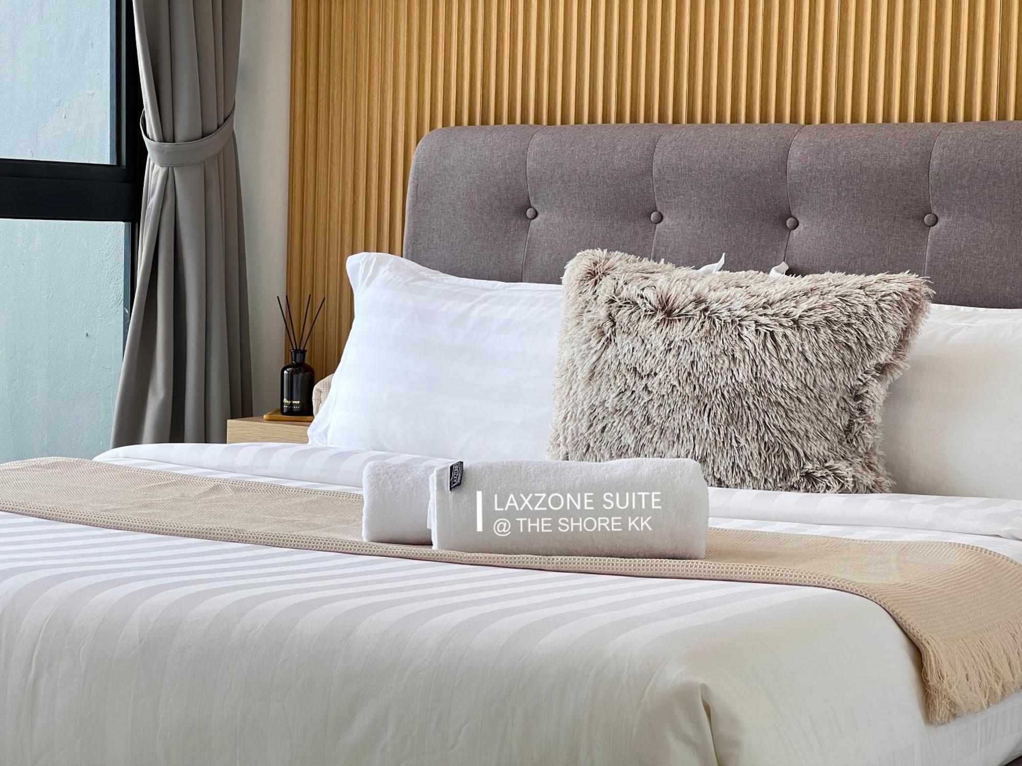 The Shore Cbd Kota Kinabalu By Laxzone Suite Room photo