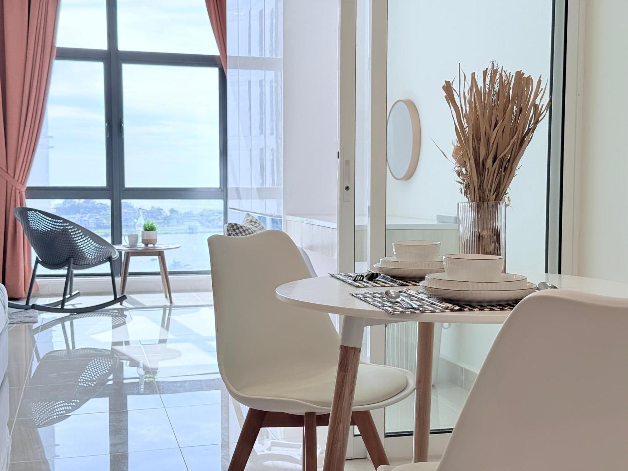 The Shore Cbd Kota Kinabalu By Laxzone Suite Exterior photo